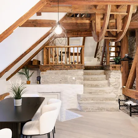 דירה Stunning Three-level In Historic Old Town *