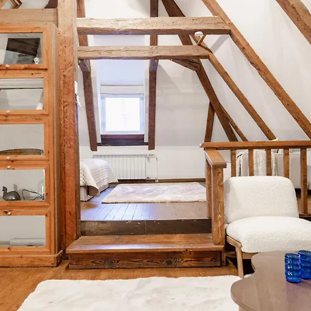 Stunning Three-level In Historic Old Town *