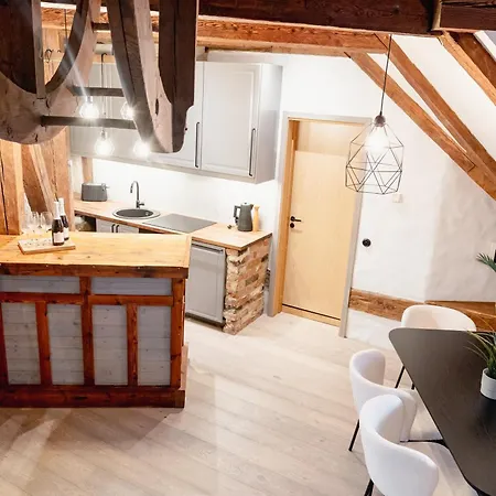 דירה Stunning Three-level In Historic Old Town