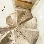 Stunning Three-level In Historic Old Town 公寓 *