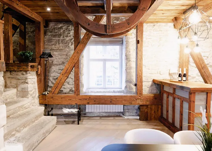 Apartment Stunning Three-level In Historic Old Town Tallinn