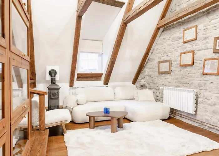 Stunning Three-level In Historic Old Town Apartment