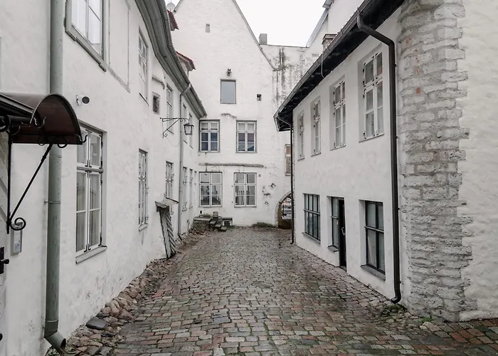 Stunning Three-level In Historic Old Town Apartment Tallinn